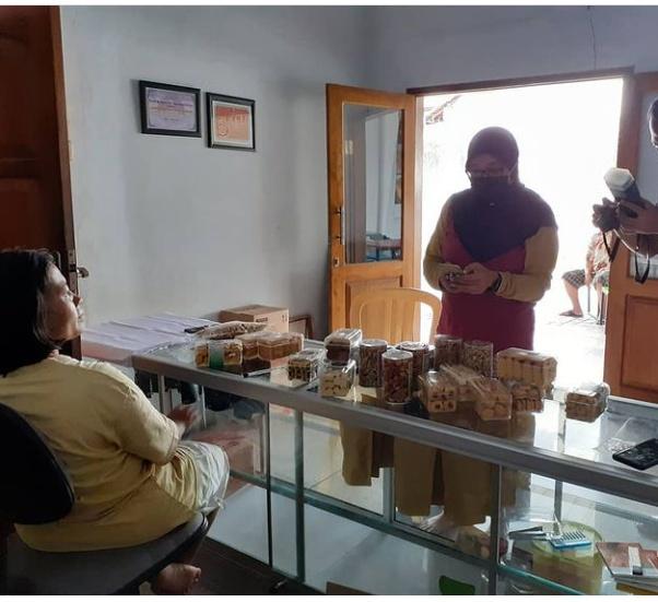 Unik, Warga Jember Ini Olah Lele Jadi Burger hingga Abon