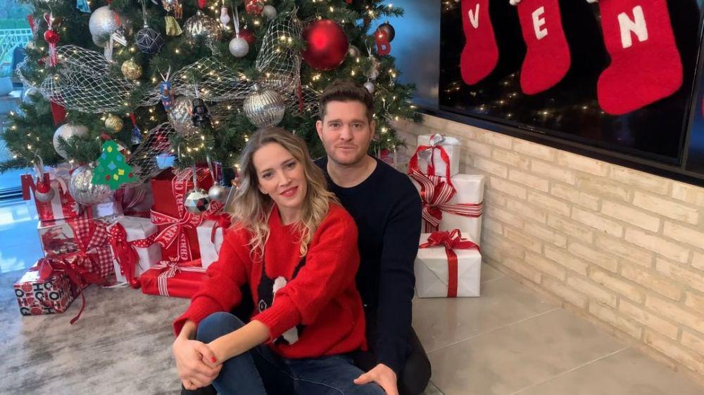 Punya 3 Anak, 10 Potret Harmonis Michael Buble dan Istri