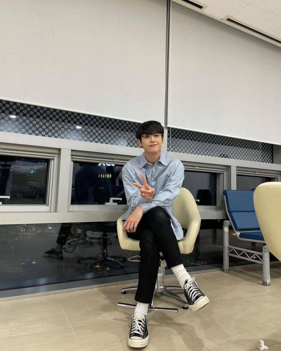 Inseong SF9 (instagram.com/sf9official)