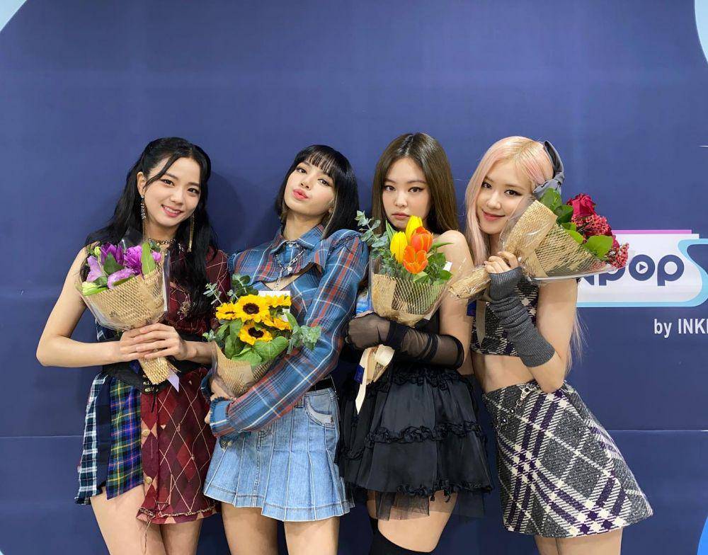 instagram.com/blackpinkofficial