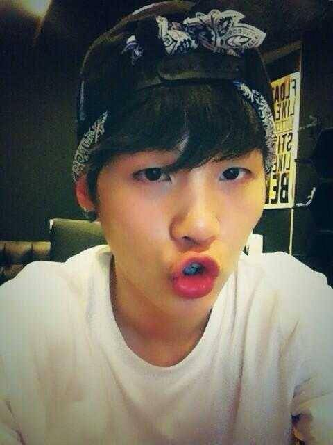 Twitter.com/BTS_twt