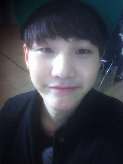 Twitter.com/BTS_twt