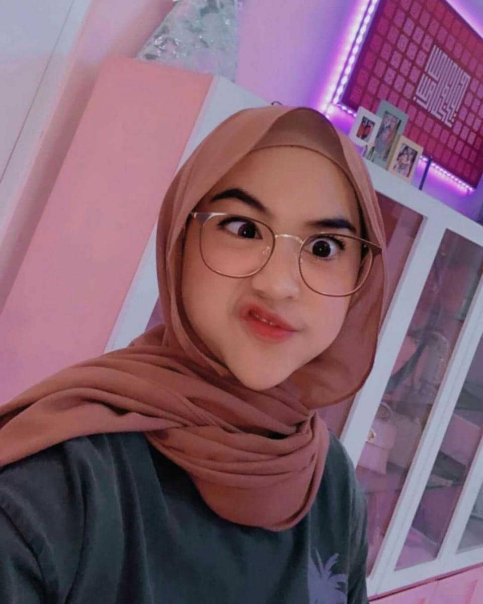 Instagram.com/riaricis1795