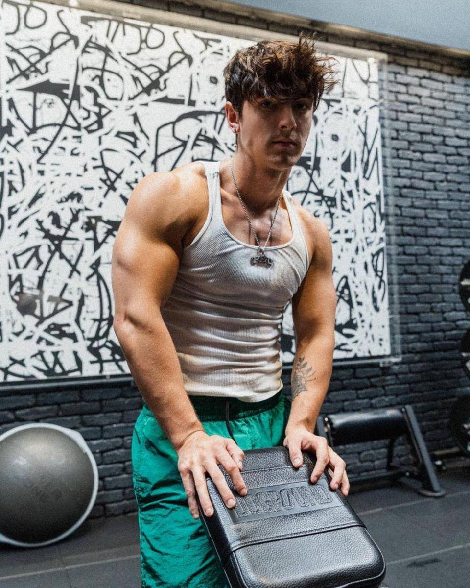 instagram.com/brycehall/