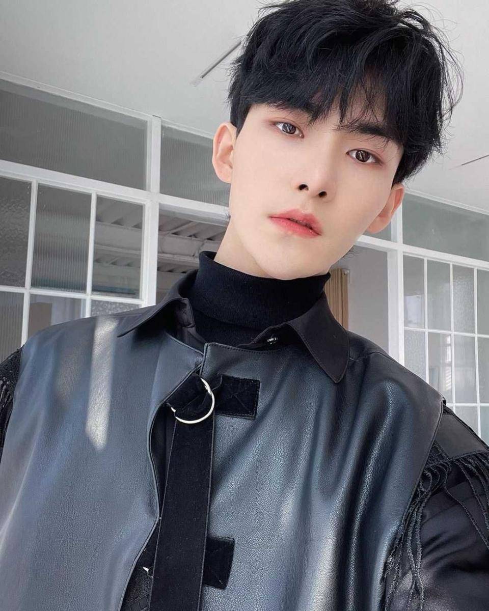 Instagram.com/hyun.jxx0_p