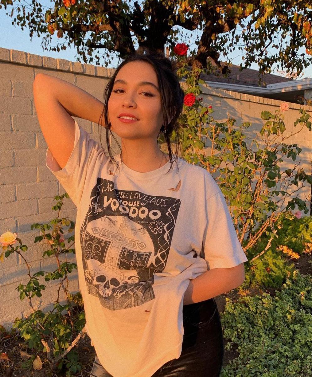 instagram.com/stellahudgens