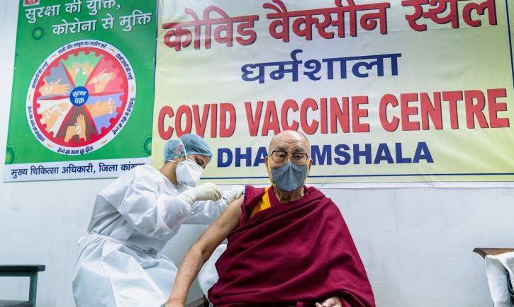 Dalai Lama Vaksinasi COVID-19, Imbau Lainnya untuk Vaksinasi