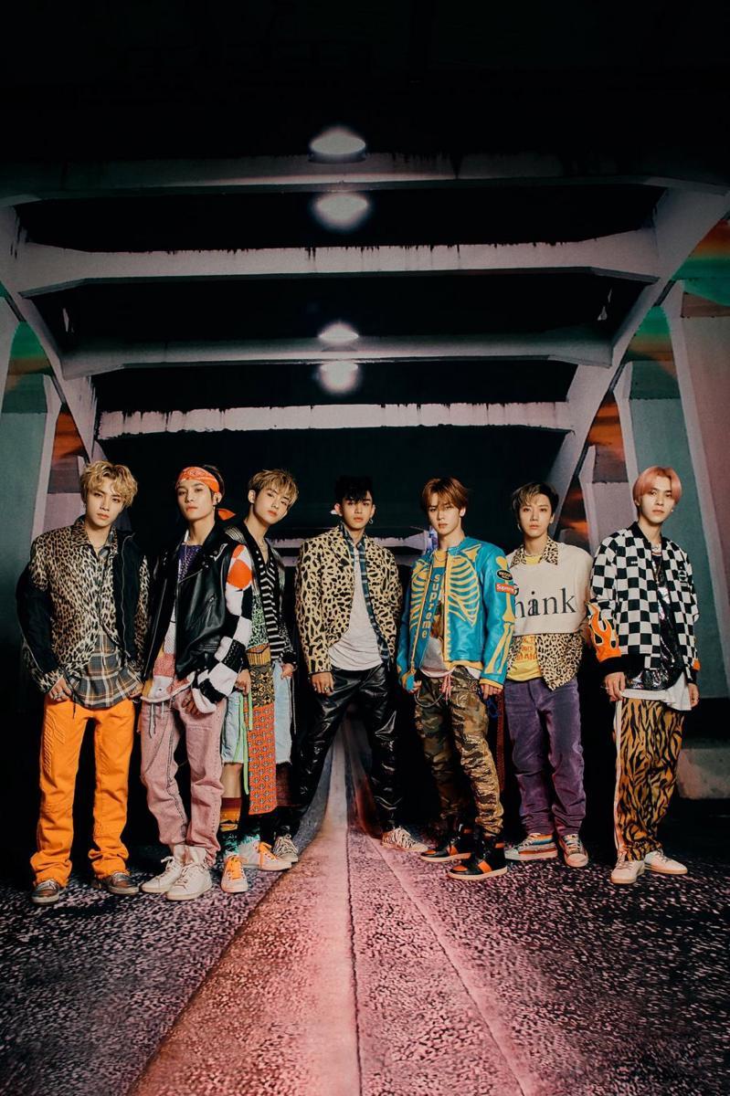 twitter.com/WayV_official