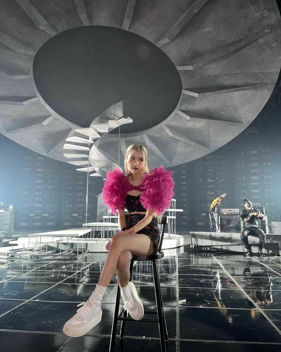 instagram.com/roses_are_rosie
