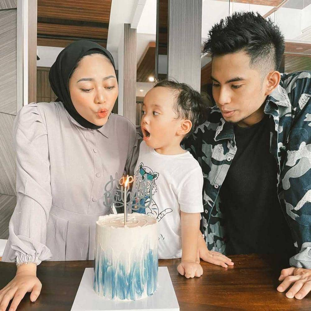 instagram.com/rachelvennya