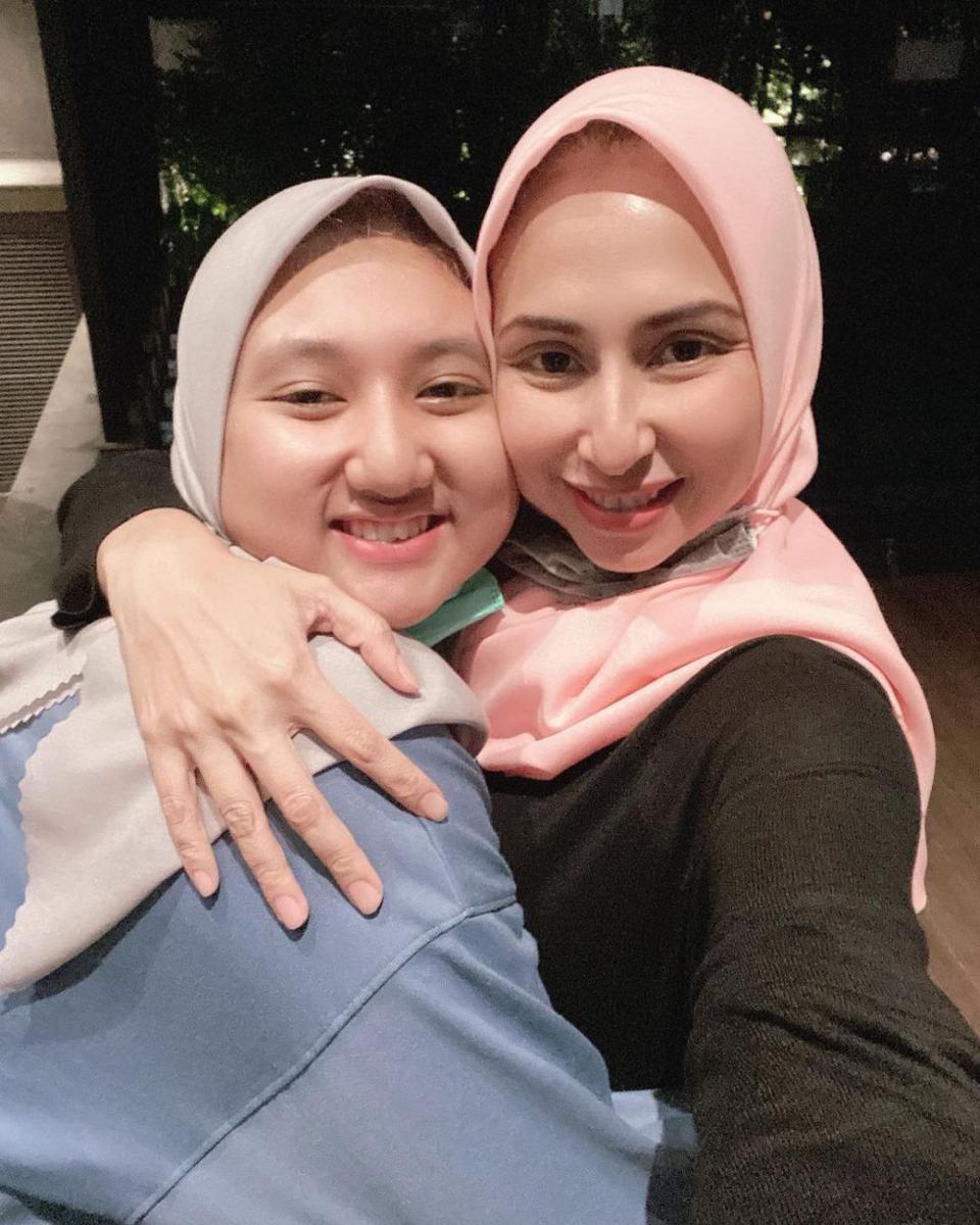 instagram.com/deswitamaharani80