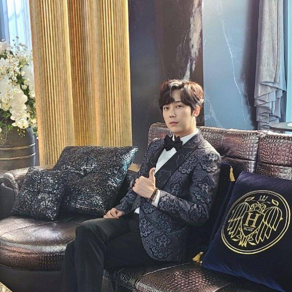 instagram.com/ yoonjongactor_official