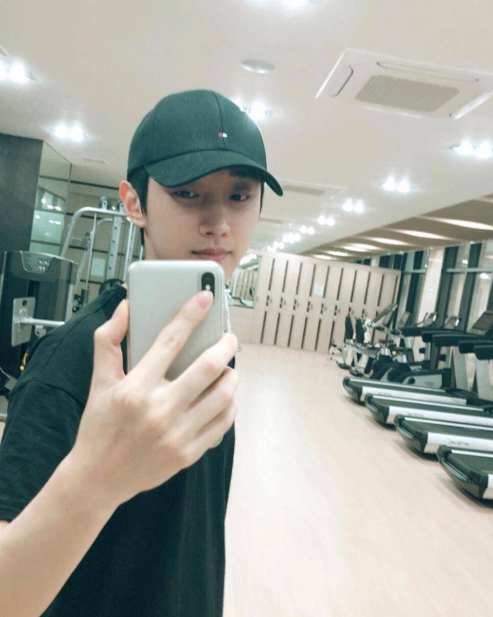instagram.com/jinyoung0423