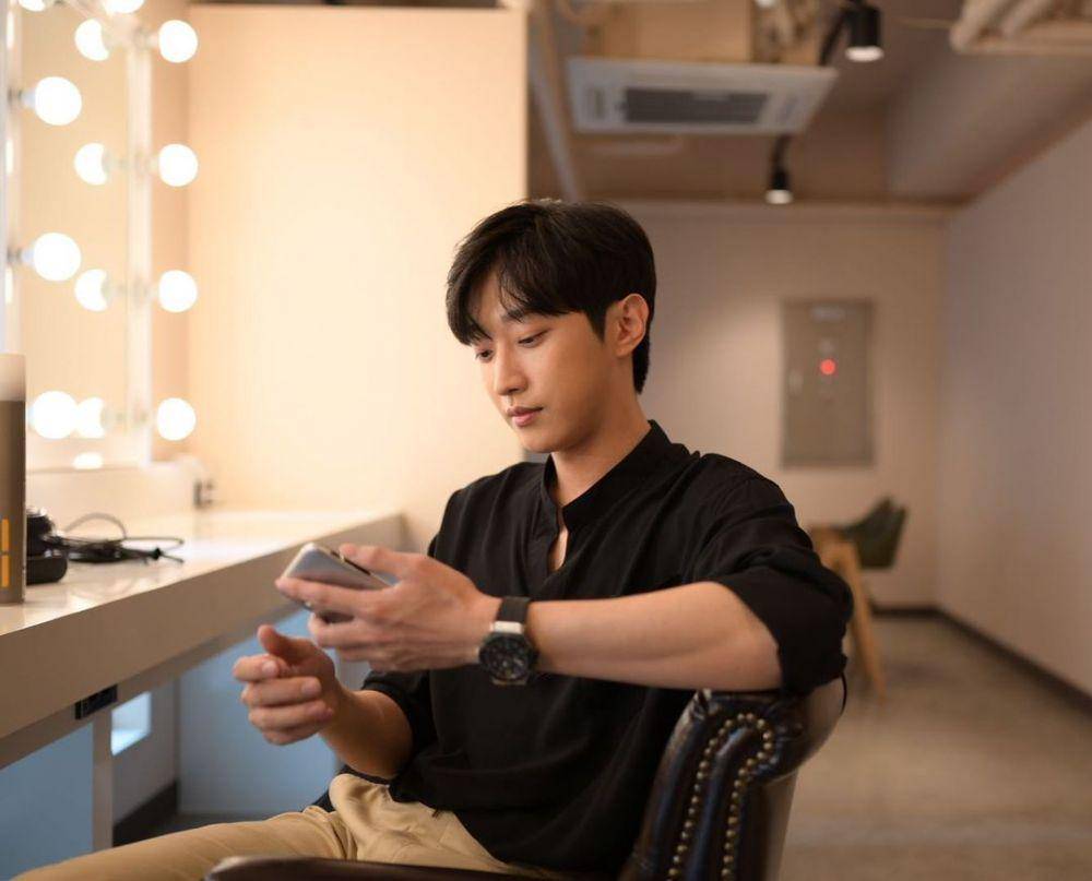 instagram.com/jinyoung0423