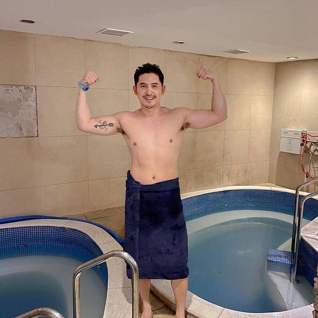 instagram.com/ahronvillena