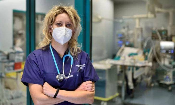 Annalisa Malara, dokter yang mendiagnosa pasien COVID-19 pertama di Italia, Sabtu (20/2/2021). ANTARA FOTO/REUTERS/Flavio Lo Scalzo/hp/cfo (REUTERS/FLAVIO LO SCALZO). Sumber: antaranews.com