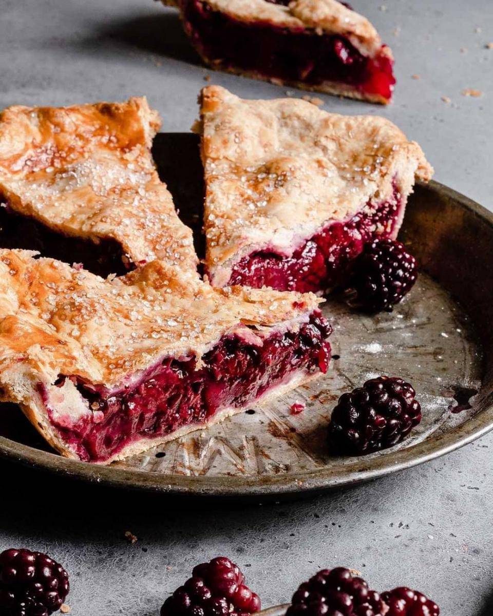 instagram.com/onesarcasticbaker