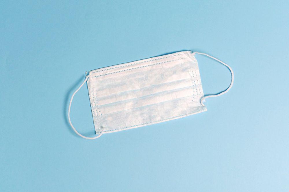 Diingatkan Pakai Masker, Pria Ini Kencing di Depan Restoran