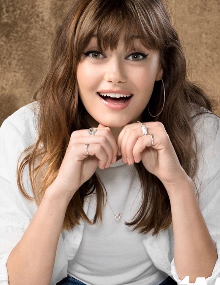 instagram.com/ella_purnell