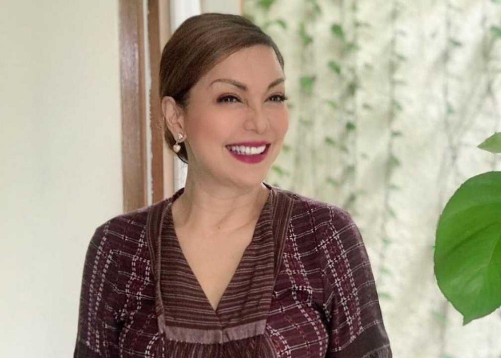 Perempuan Cerdas, 10 Potret Soraya Haque yang Lulus S3 di Usia 56