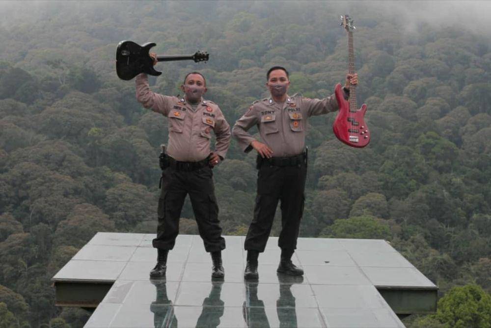 instagram.com/cikuray.band