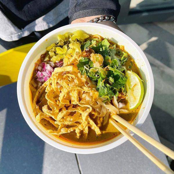 Ilustrasi khao soi (instagram.com/kitchenrobbery)