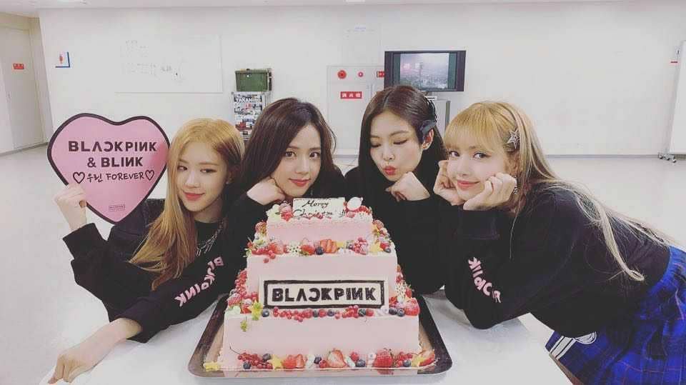 instagram.com/lalalalisa_m