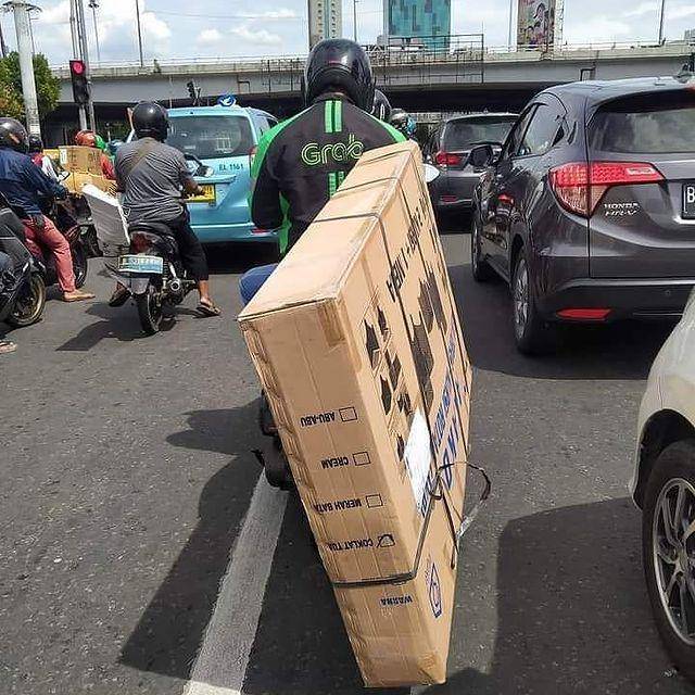 barang terkocak yang dikirim pakai ojol (instagram.com/ceritaojekonline.id)