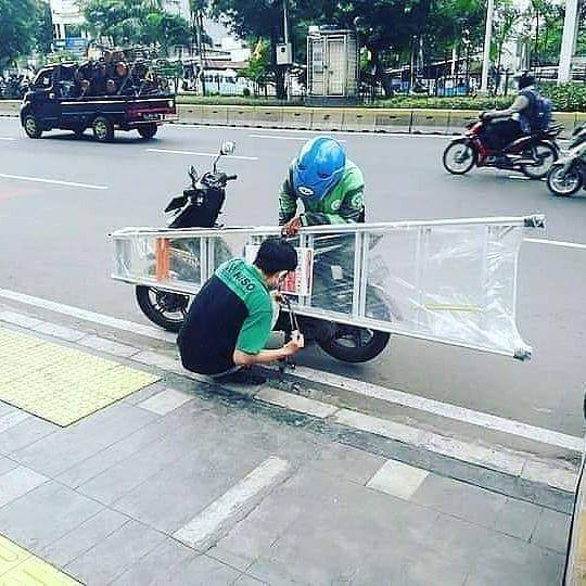 barang terkocak yang dikirim pakai ojol (instagram.com/ceritaojekonline.id)