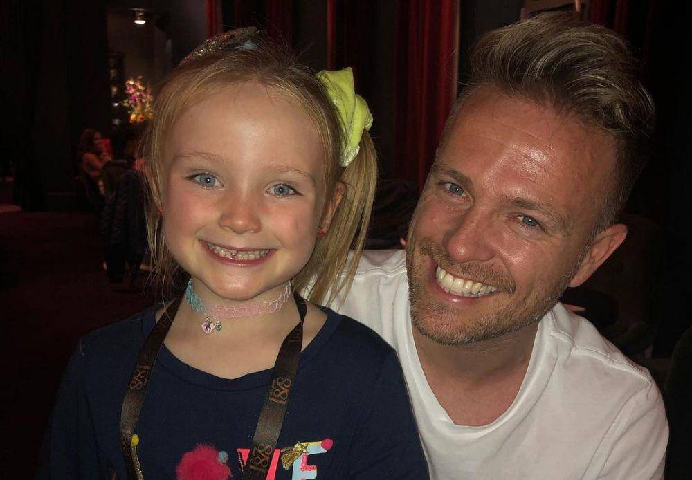 Bikin Meleleh, 10 Potret Hangat Nicky Byrne Westlife Bareng Putri