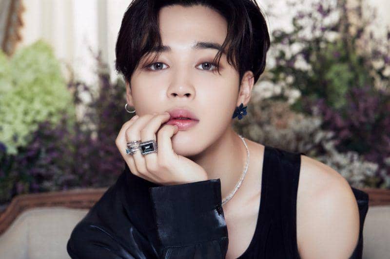 5 Idol Korea yang Berani Mengganti Kostum di Panggung, Profesional!