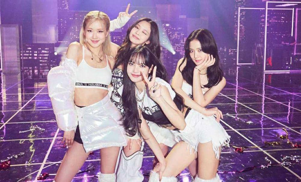 9 Potret Keakraban BLACKPINK Saat di Backstage, Selalu Kompak!