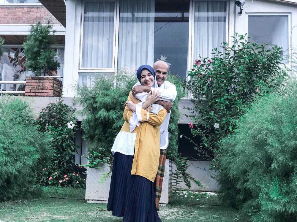 Tengah Disorot, Ini 10 Potret Hangat Kedekatan Mark dan Zaskia Sungkar