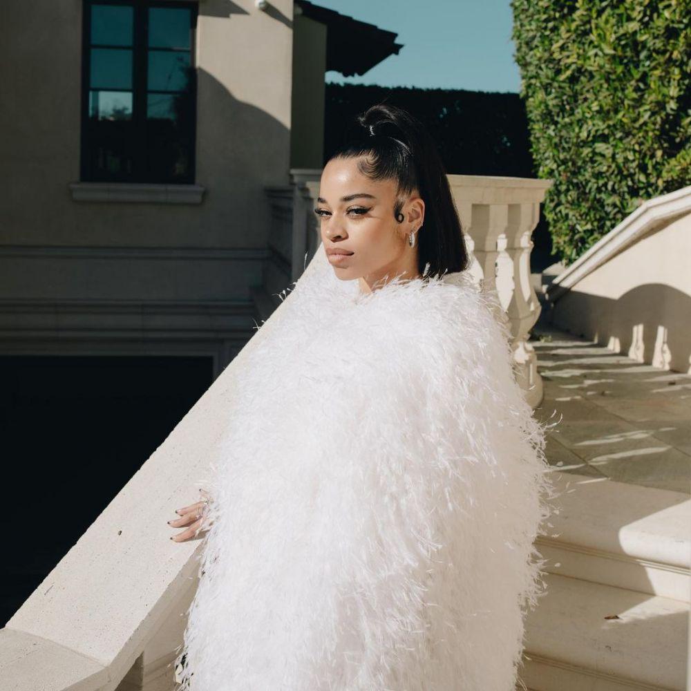 instagram.com/ellamai