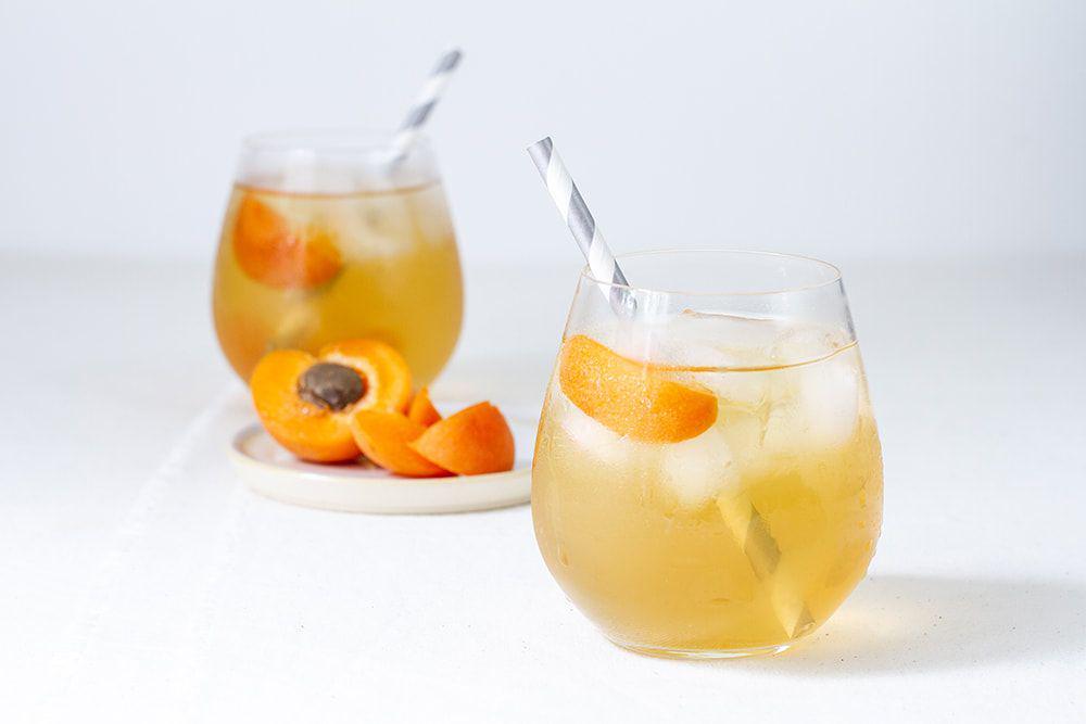 Resep Es Teh Aprikot yang Manis dan Autentik, Minuman di Kala Santai!