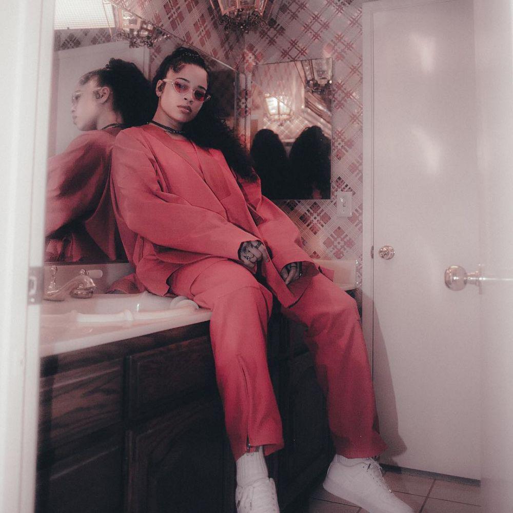 instagram.com/ellamai