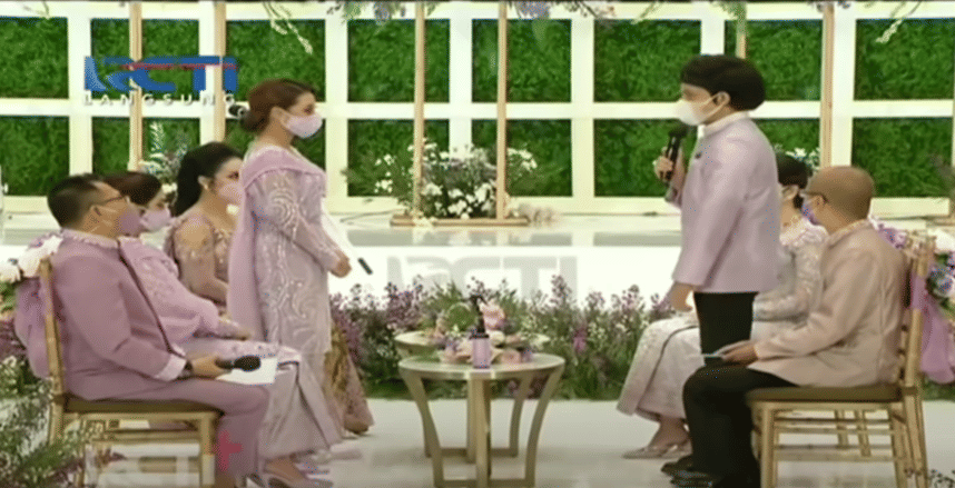 Momen lamaran Aurel Hermansyah dan Atta Halilintar (YouTube/RCTI)