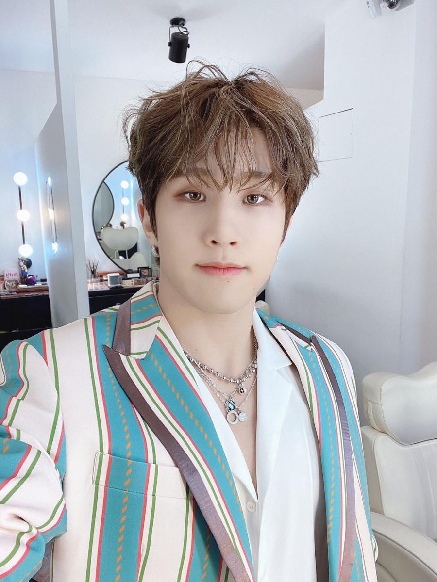 twitter.com/offclASTRO