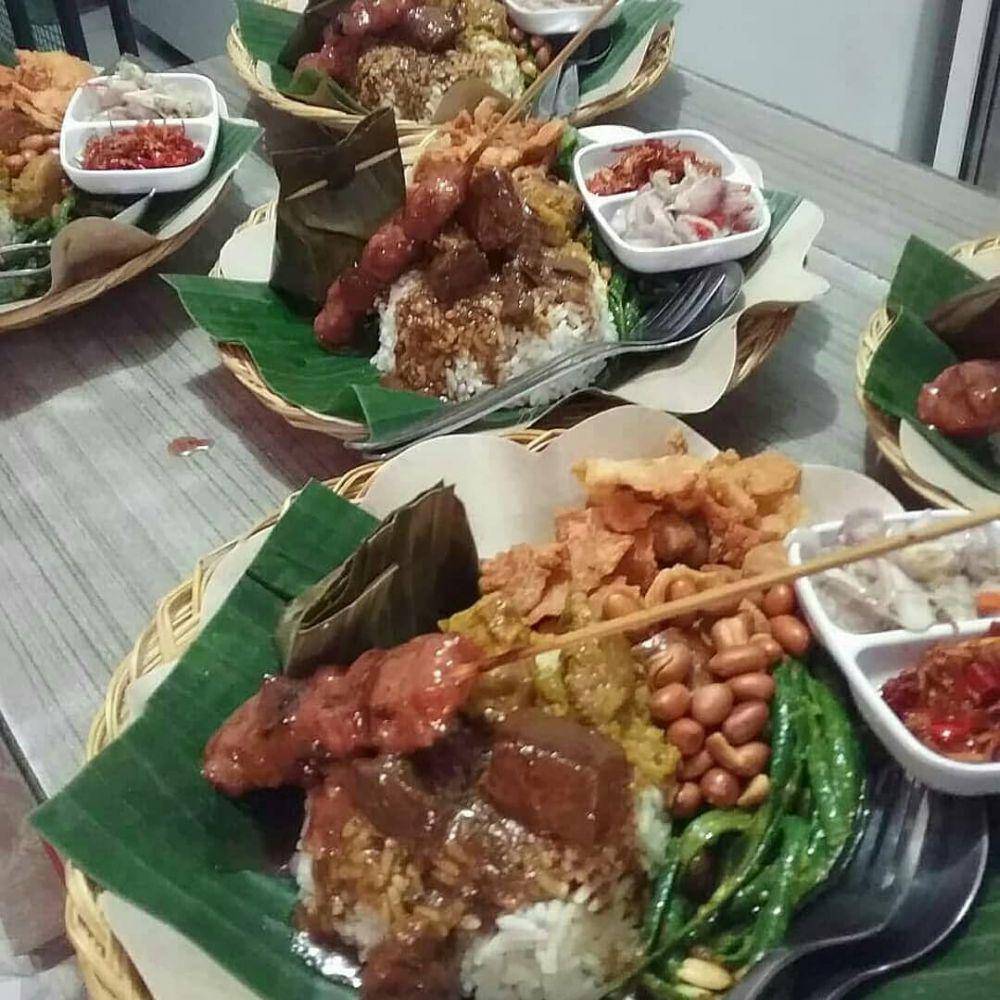 instagram.com/warungserunibali/