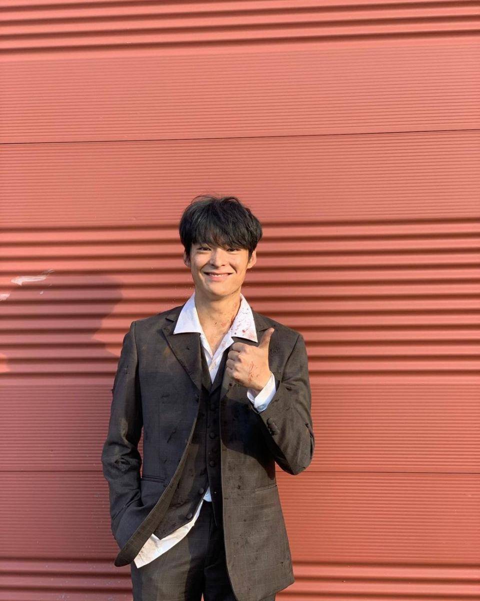instagram.com/songgeonhee