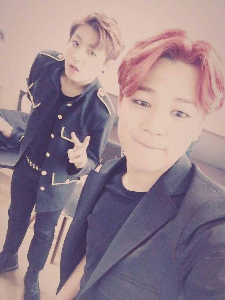 Twitter.com/BTS_twt