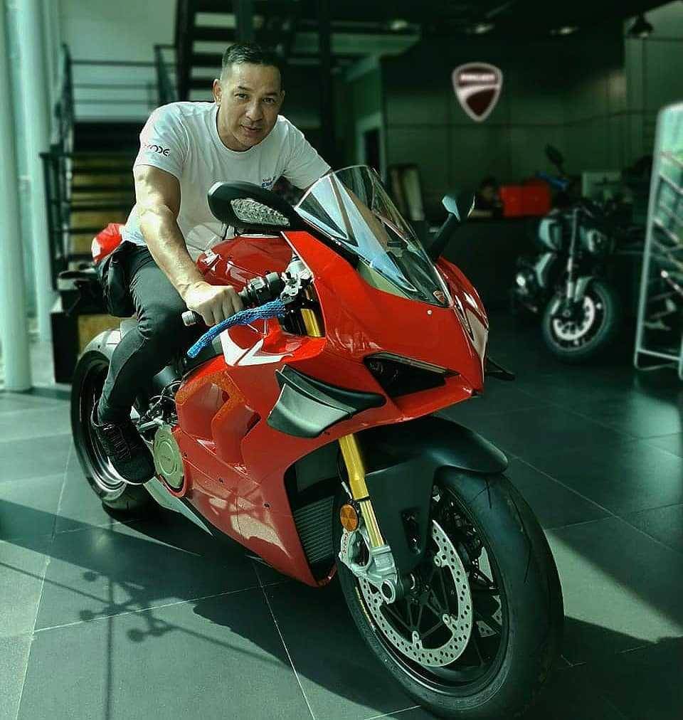 instagram.com/ariwibowo_official