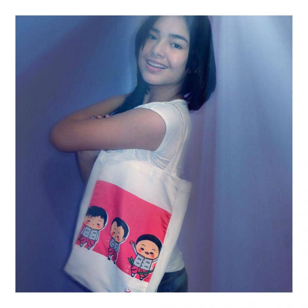 twitter.com/amandamanopo