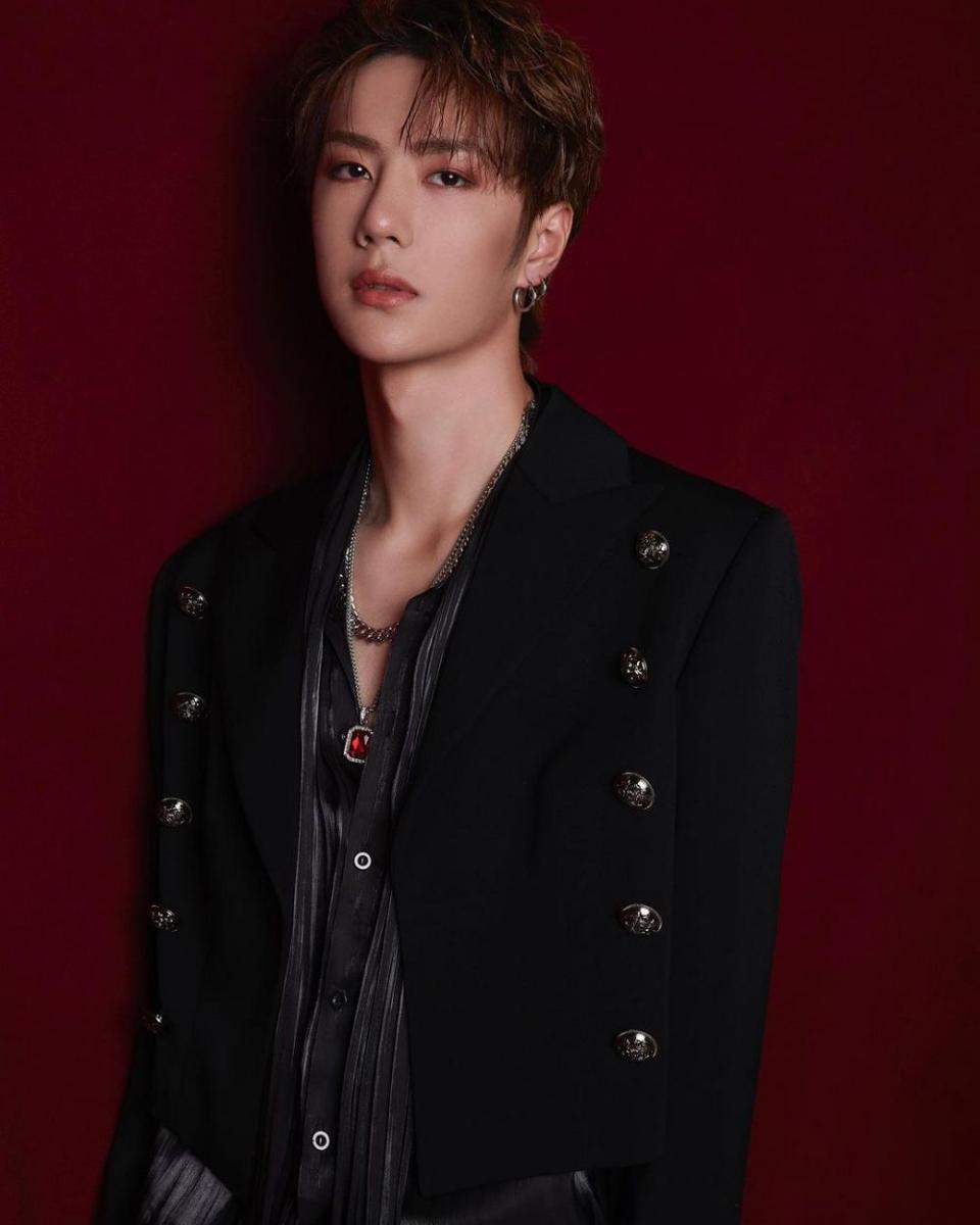 instagram.com/yibo.w_85