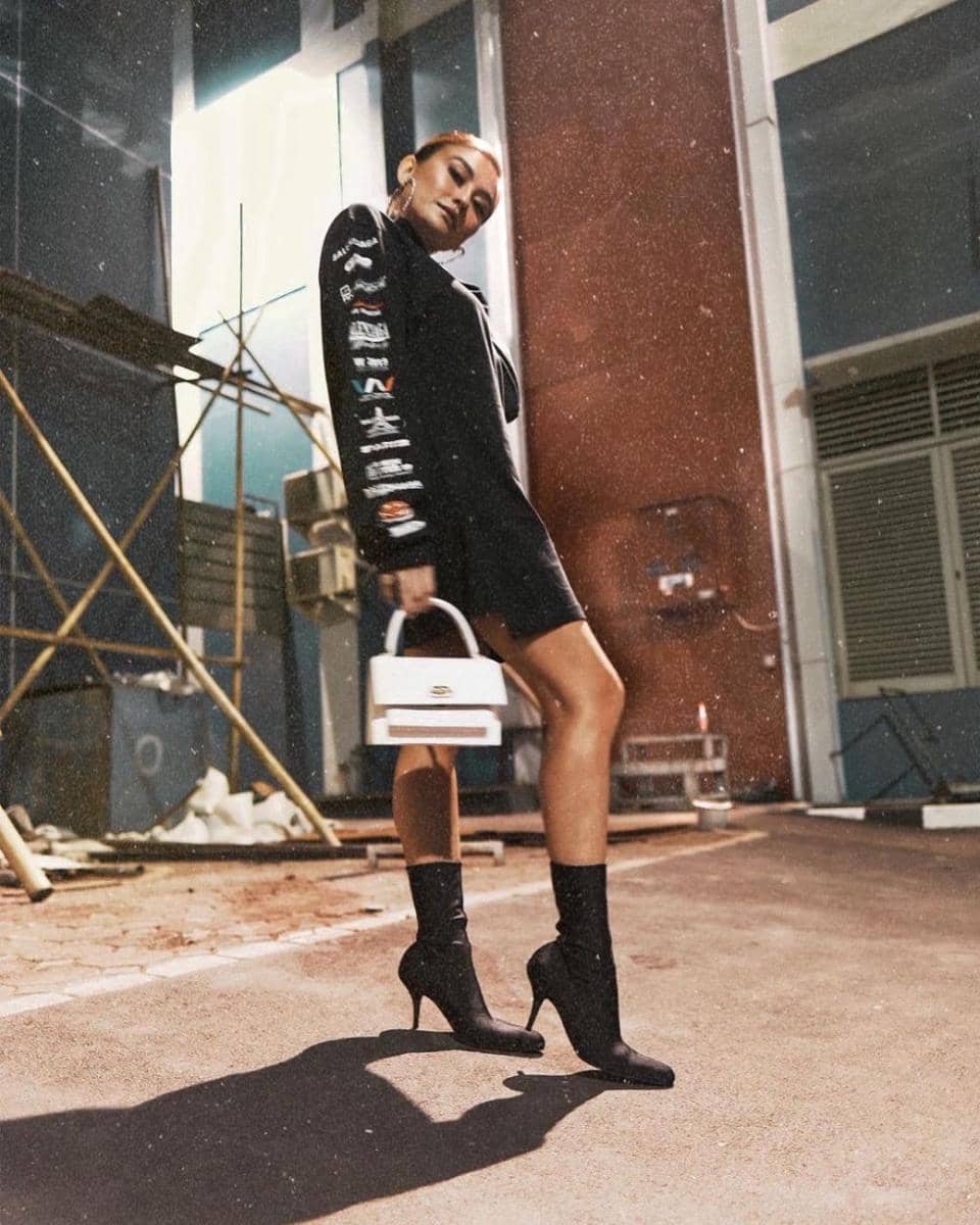 instagram.com/agnezmo