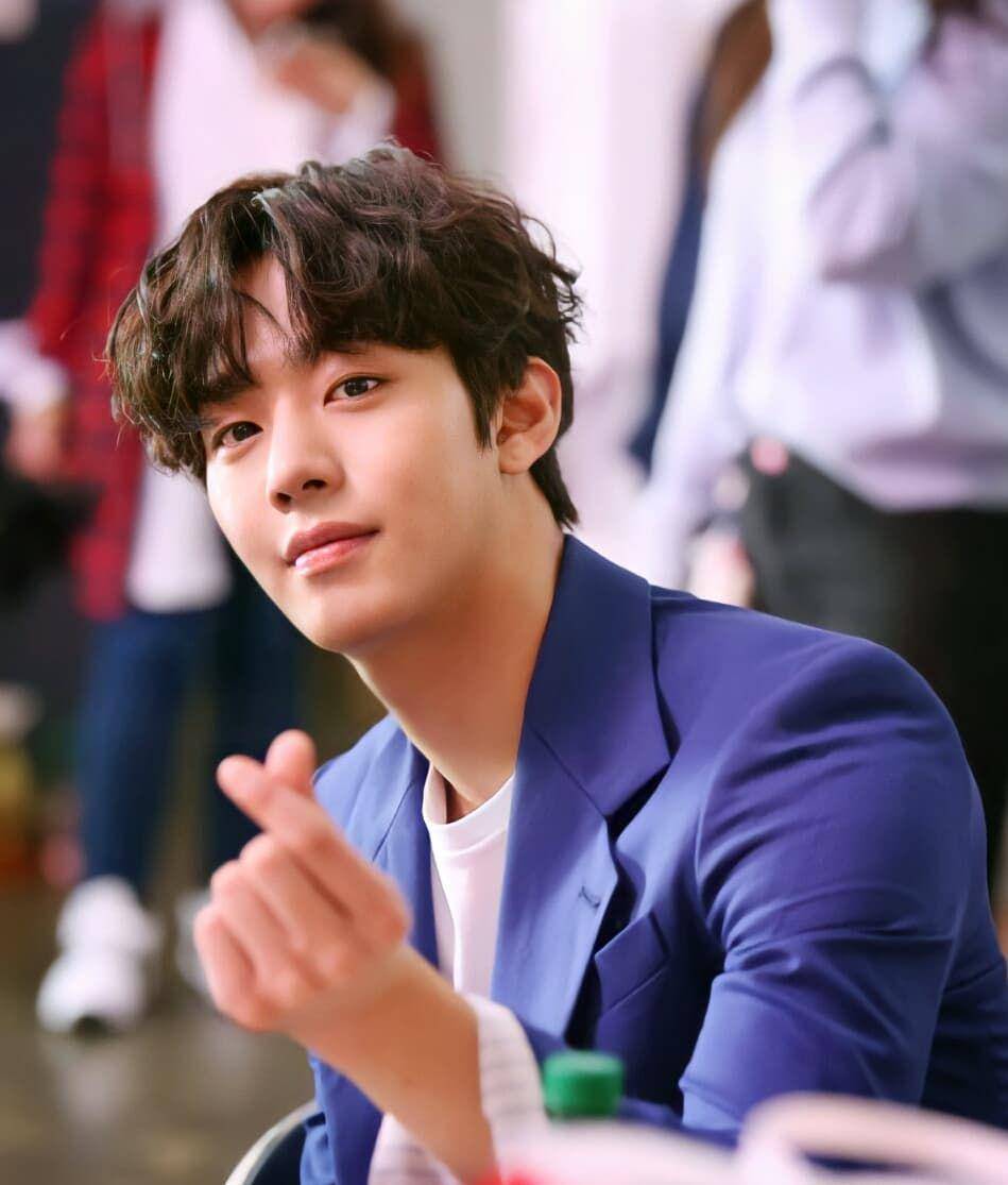 instagram.com/ahnhyoseop_arunaaryas