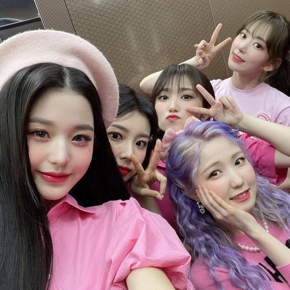 instagram.com/official_izone
