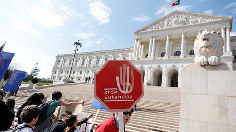 Pengadilan Tinggi Portugal Tolak Pengesahan UU Euthanasia
