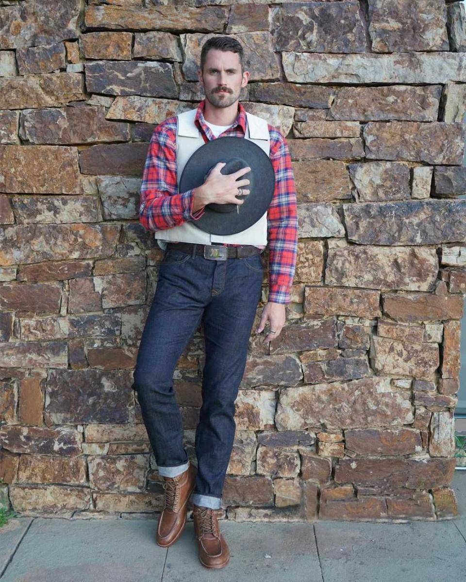 instagram.com/kevinlove