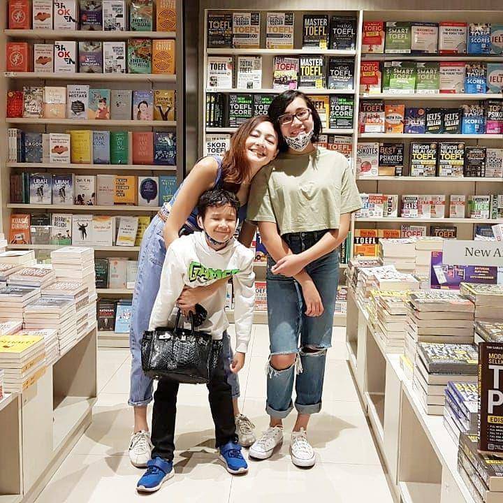 Instagram.com/rezerdewi
